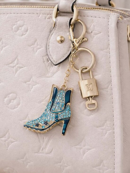 Louis Vuitton Accessories - Louis Vuitton Gold Lock 🔑 Authentic LV Padlock + Unbranded Shoe Bag Charm